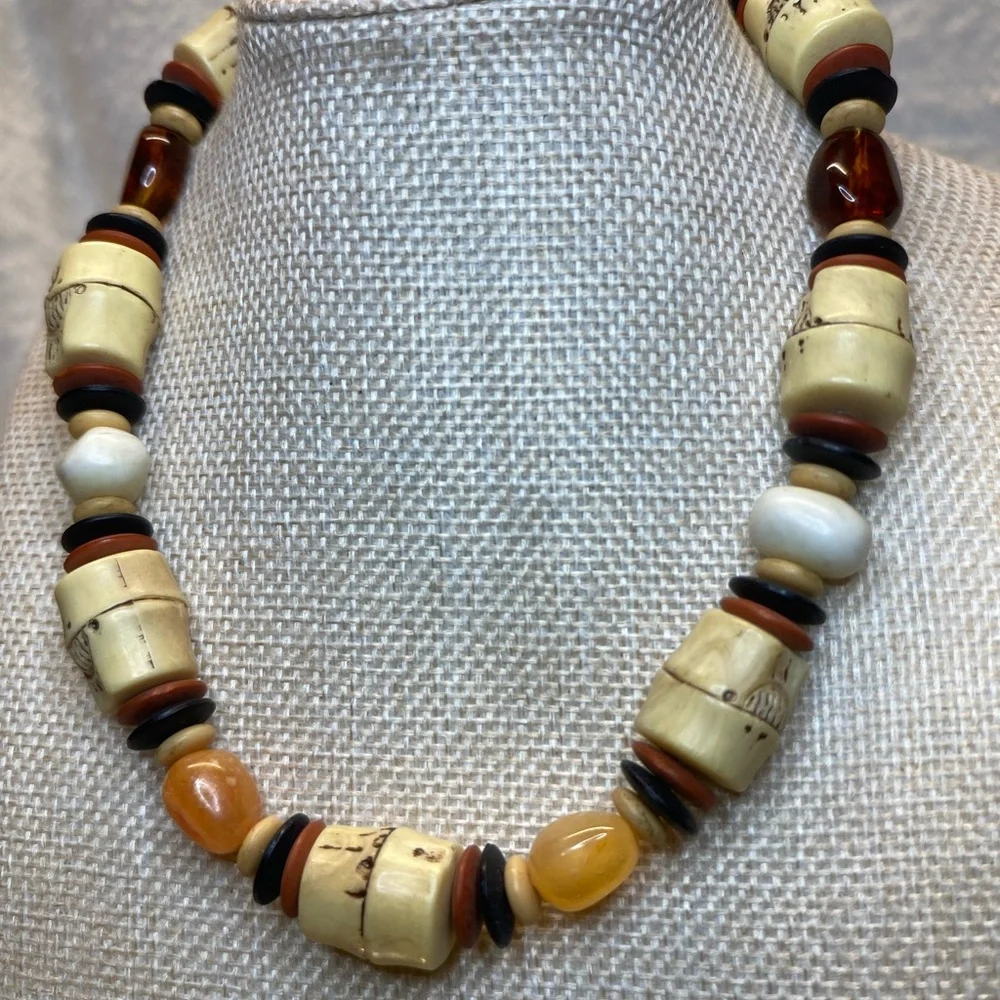 Vintage Tribal Mixed Media Choker Necklace Amber Wood Bone and Acrylic Beads 15” - Picture 10 of 13